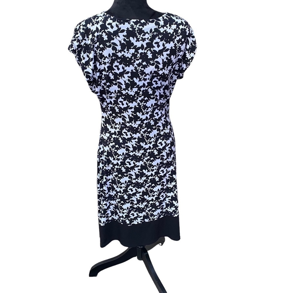 NEW‎ York and company dress size medium. - Picture 8 of 11